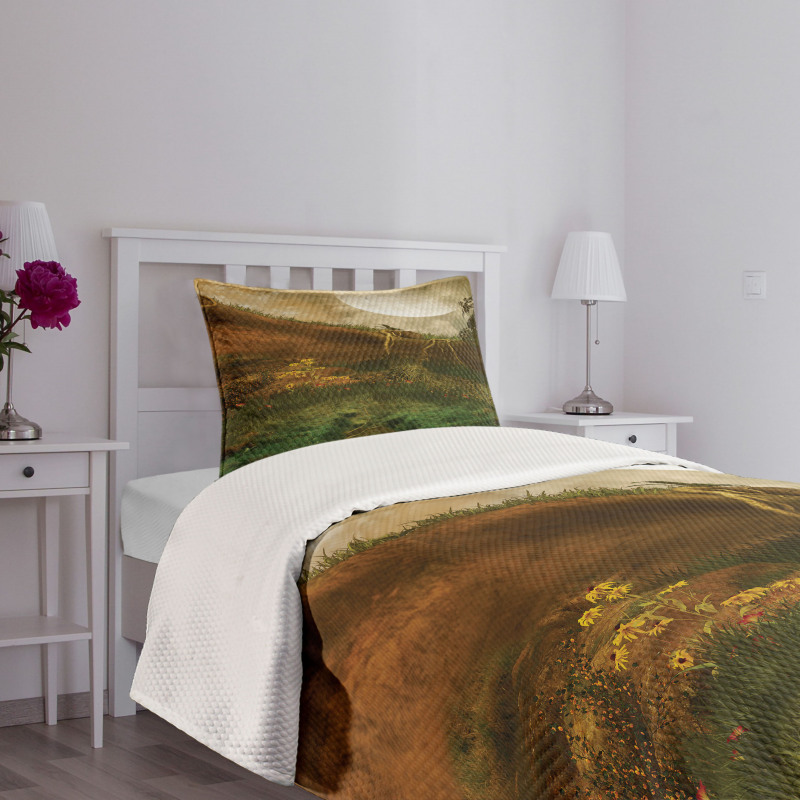 Valley with Full Moon Bedspread Set