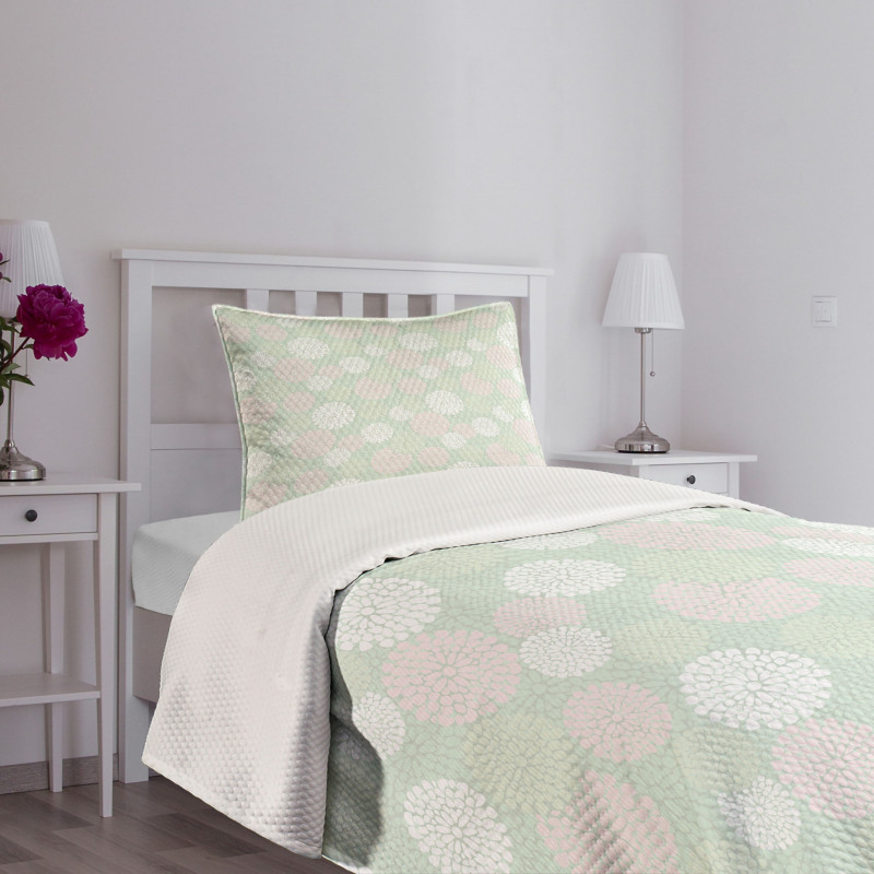 Pastel Dahlia Blossoms Bedspread Set