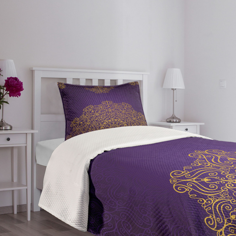 Ornate Swirl Motif Bedspread Set