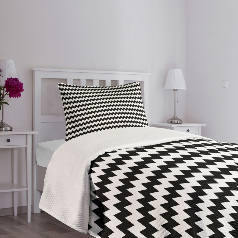 Zigzags Black and White Bedspread Set