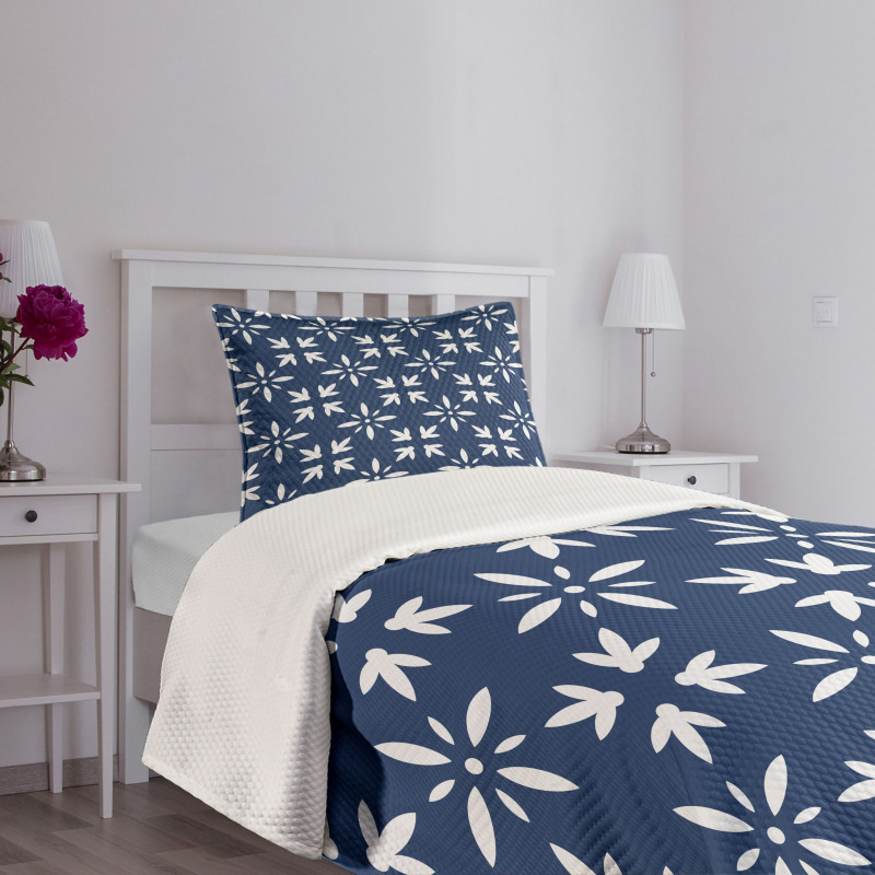 Modern Flower Petals Bedspread Set