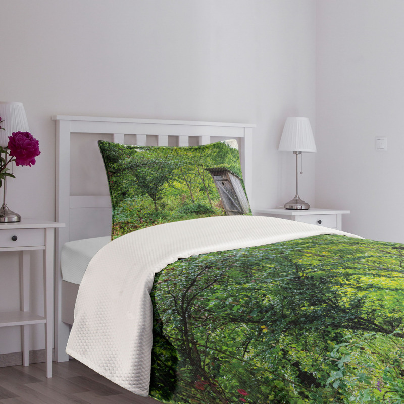 Spring Forest Worn Hut Bedspread Set