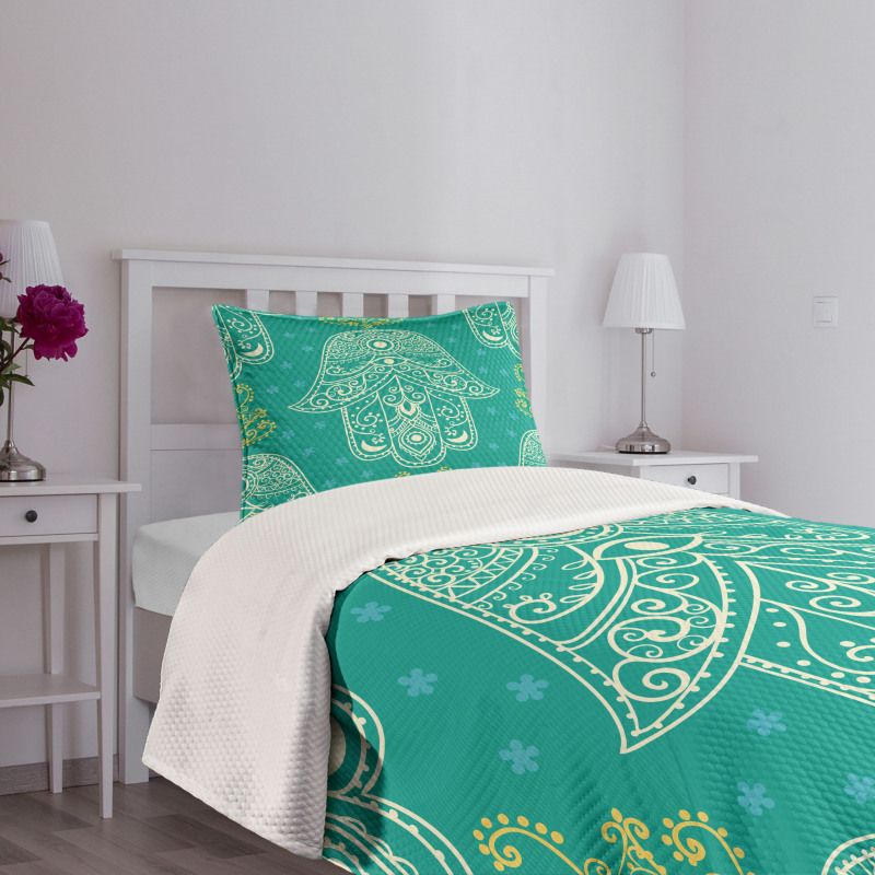 Hamsa Pattern Daisies Bedspread Set