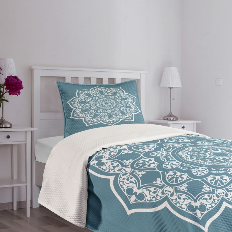 Lace Style Royal Round Bedspread Set