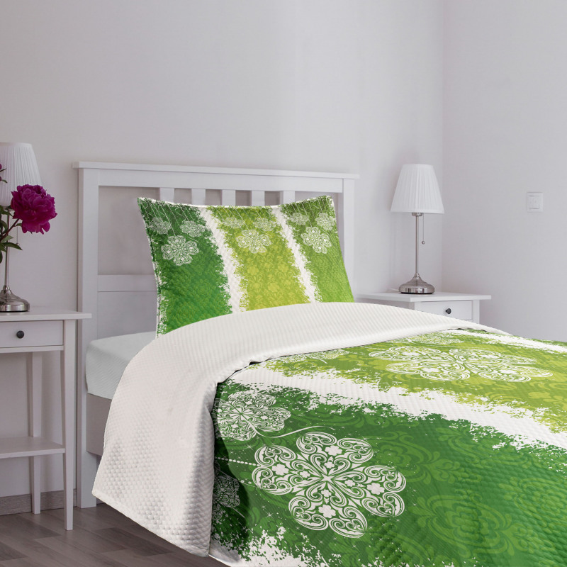 Antique Historic Green Bedspread Set