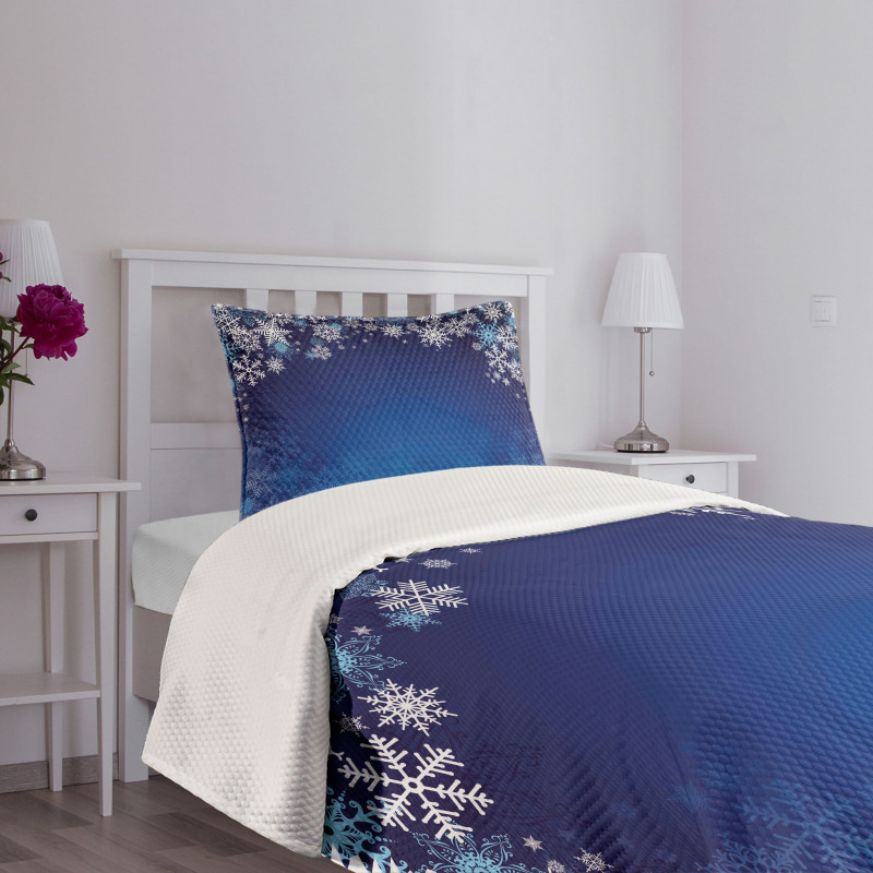 Various Snowflakes Bedspread Set