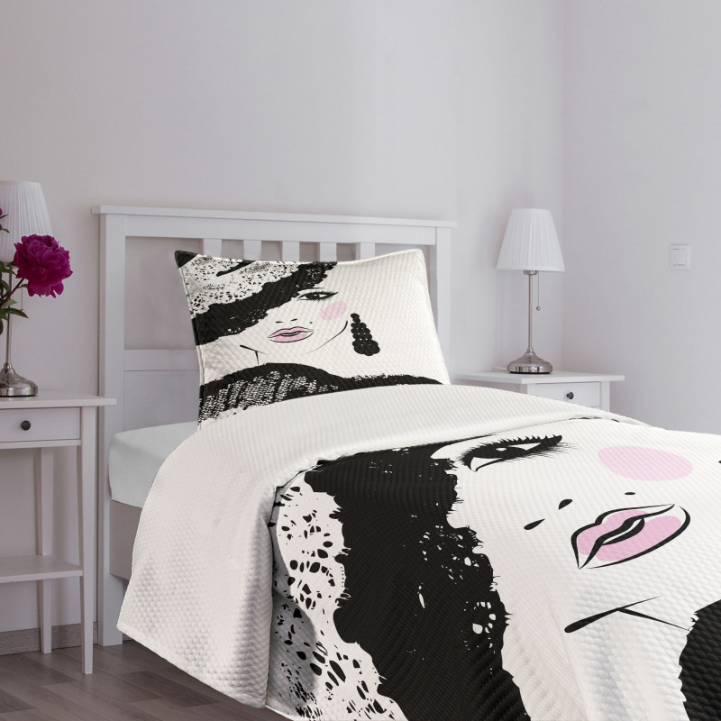 Baroque Woman Hat Bedspread Set