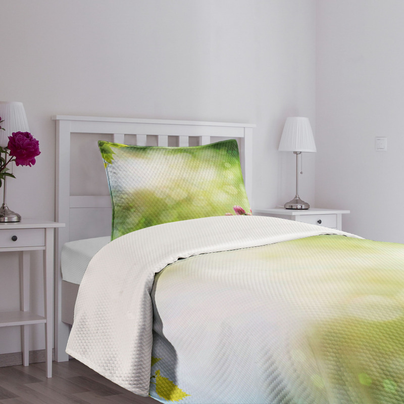 Fresh Spring Blossoms Bedspread Set