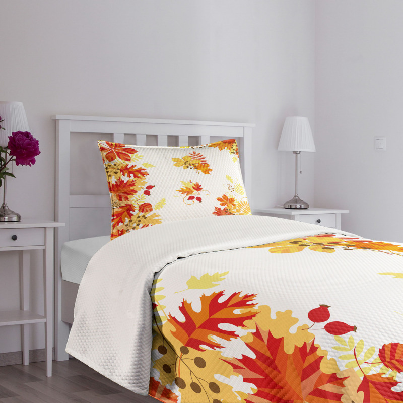 Tree Leaves and Berries Bedspread Set