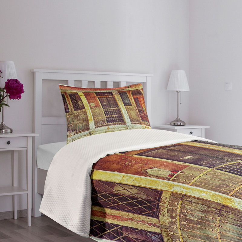 Aged Italian Building Bedspread Set