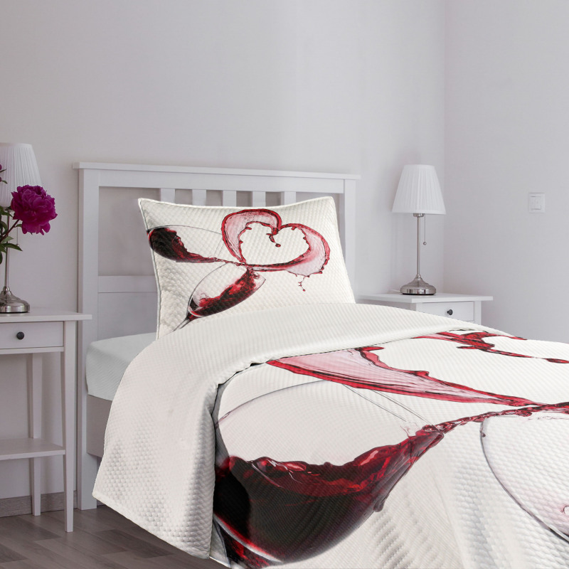 Heart Shape Spilling Wine Bedspread Set
