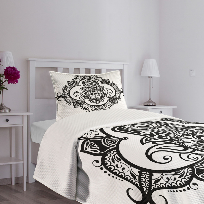 Curvy Antique Design Bedspread Set