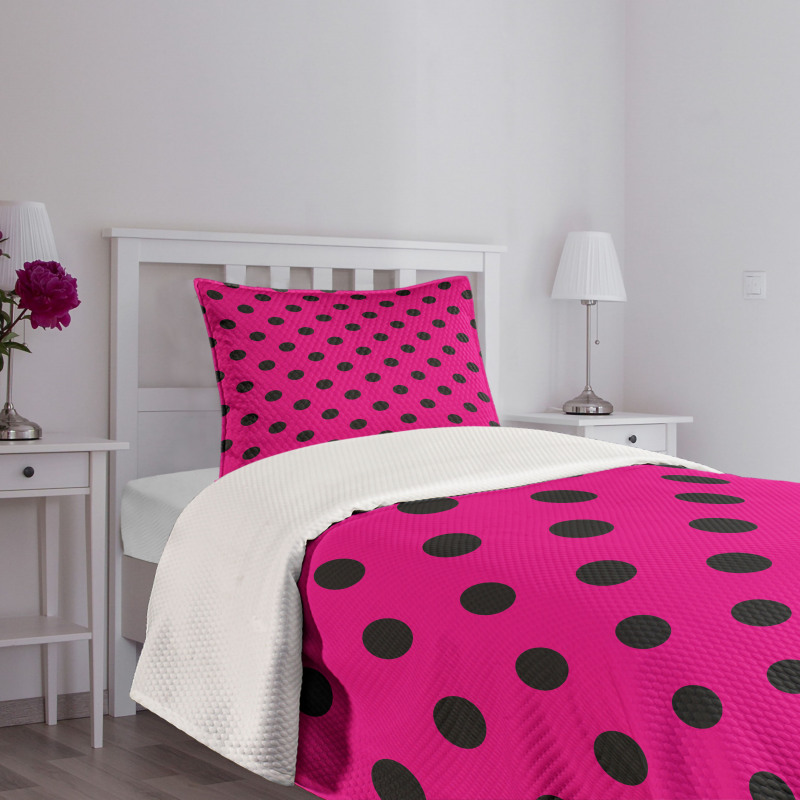 Pop Art Inspired Dots Bedspread Set
