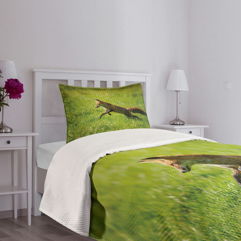 Jumping Animal Fresh Grass Bedspread Set