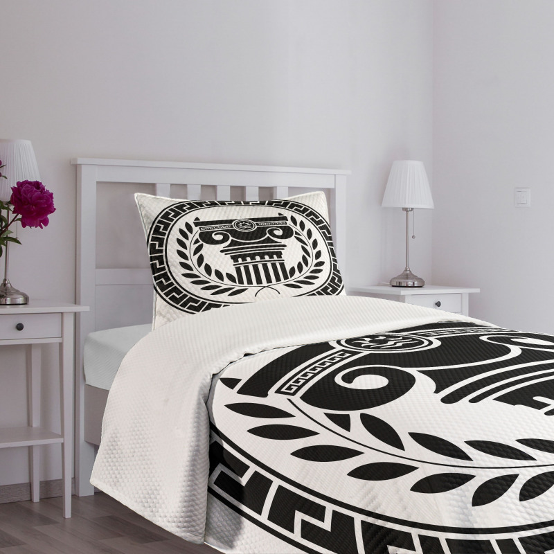 Column Laurel Wreath Bedspread Set