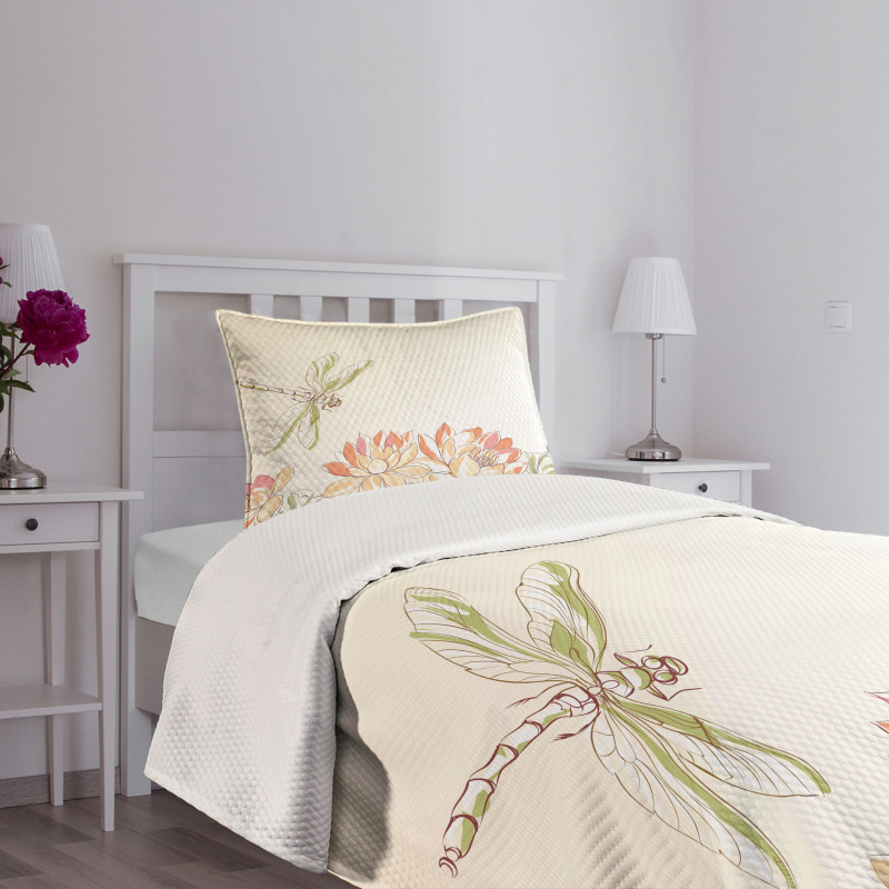 Lotus Flower Field Bedspread Set