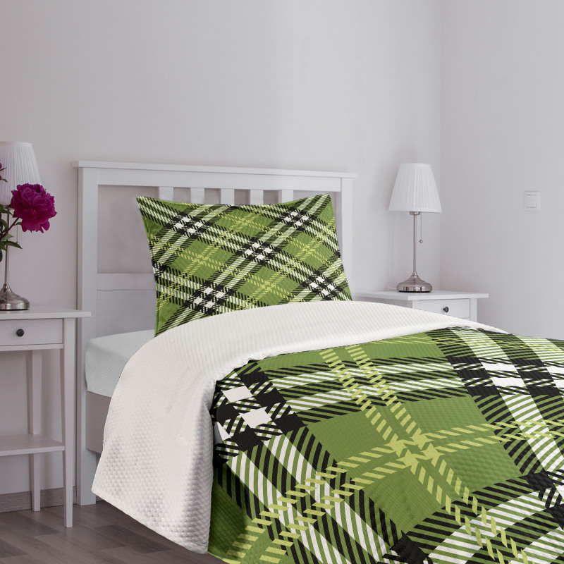 Symmetrical Celtic Bedspread Set