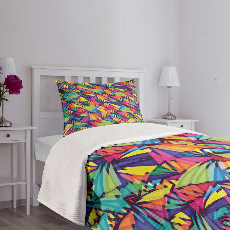 Geometric Triangles Art Bedspread Set