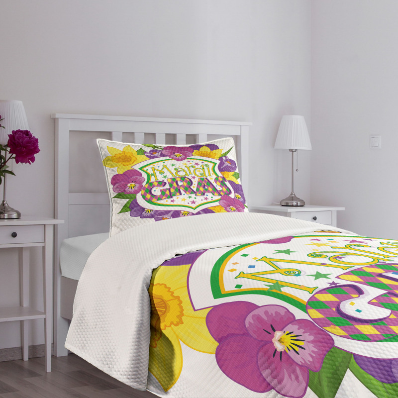 Blazon with Flowers Bedspread Set