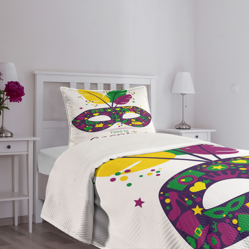 Time to Carnival Bedspread Set