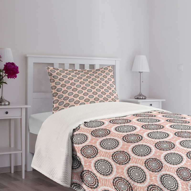 Abstract Soft Circles Bedspread Set