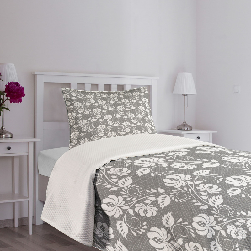 Leaves Swirls and Dots Bedspread Set