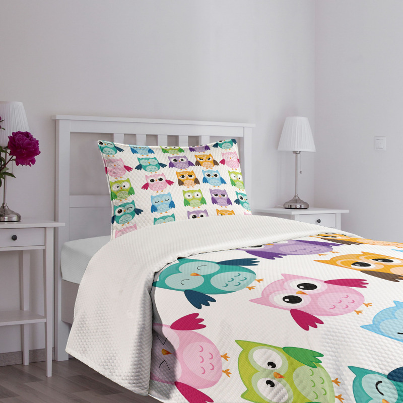 Friendly Bird Owl Comic Bedspread Set