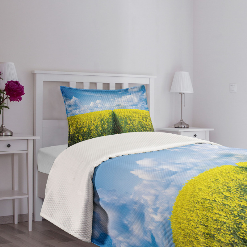 Floral Pathway Bedspread Set