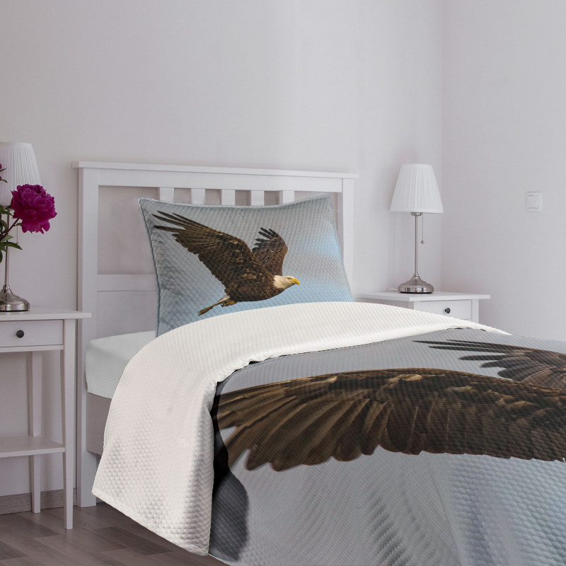 Hunter Bird in Open Sky Bedspread Set