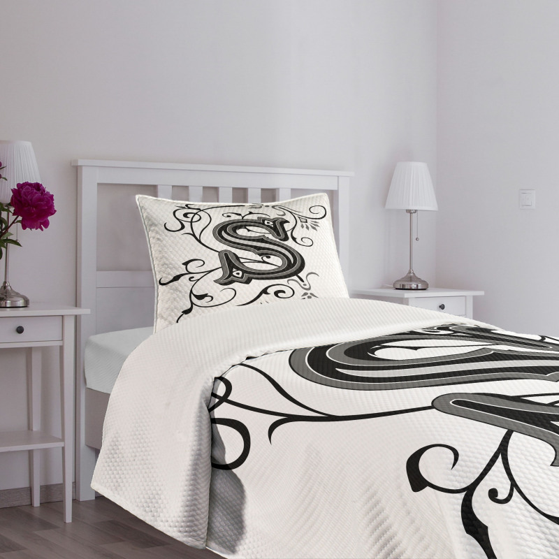 Monochrome Uppercase S Bedspread Set