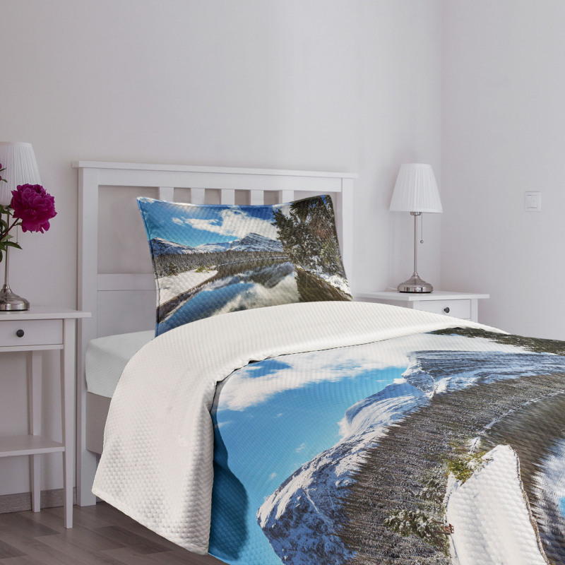 Tranquil National Park Bedspread Set