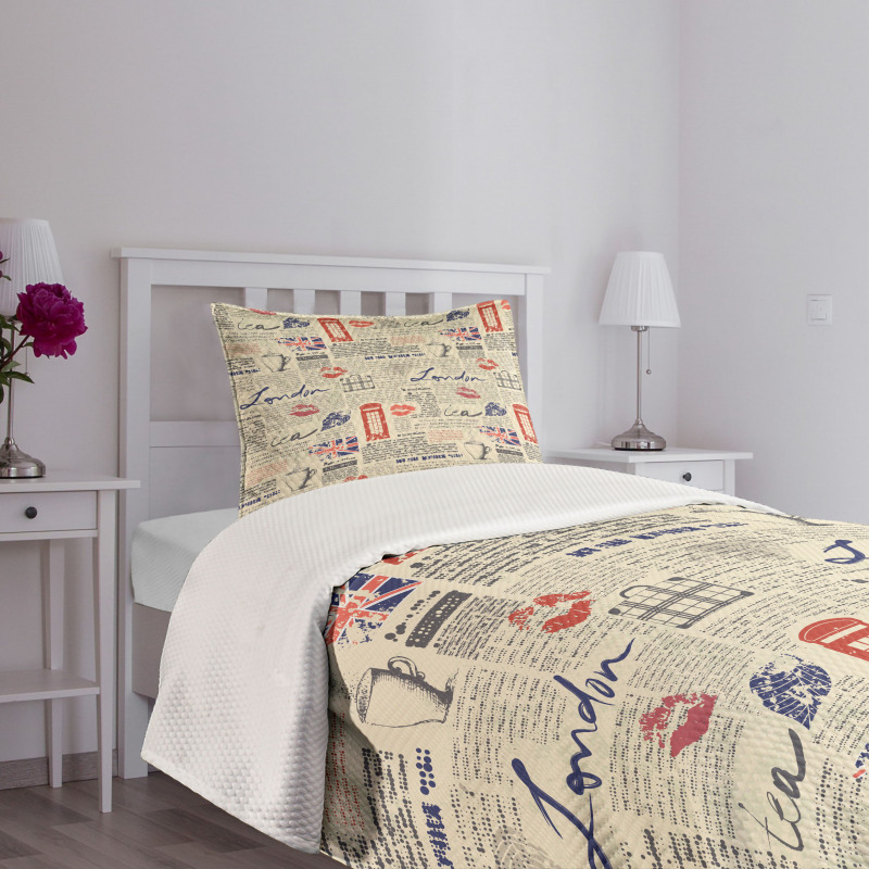 Newspaper Kiss Marks Bedspread Set