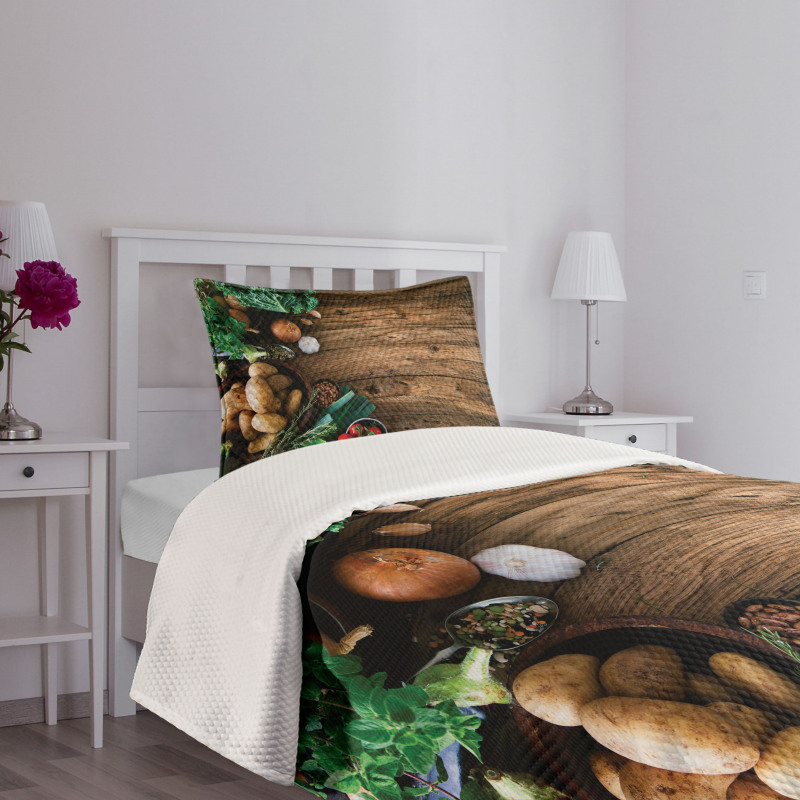 Wooden Table Vegetable Bedspread Set