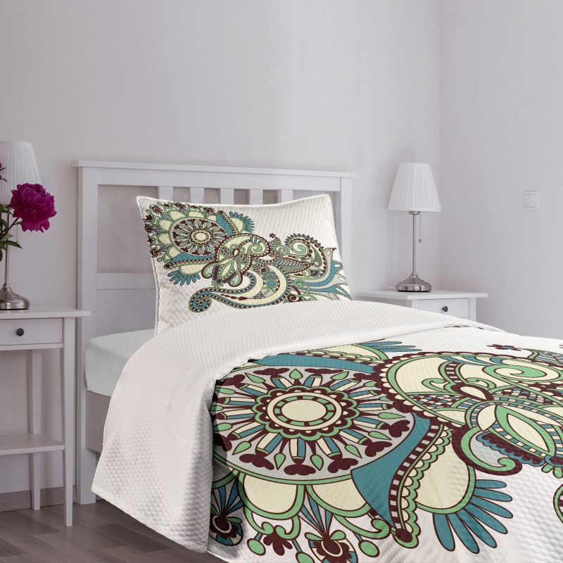 Traditional Ornate Flower Bedspread Set