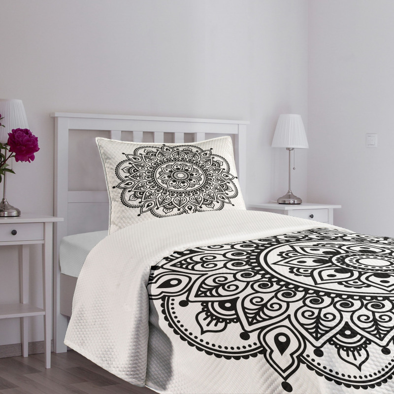 Symmetrical Flower Art Bedspread Set