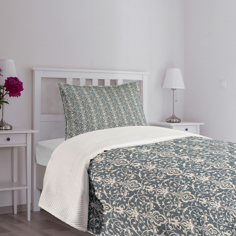 Leaves and Buds Bedspread Set