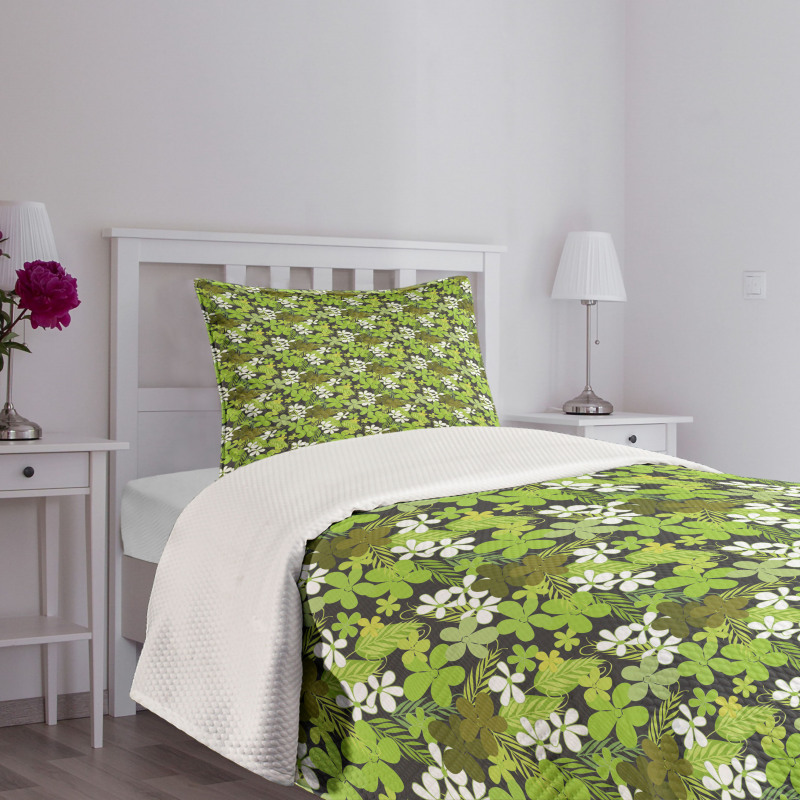 Nostalgia Vintage Foliage Bedspread Set