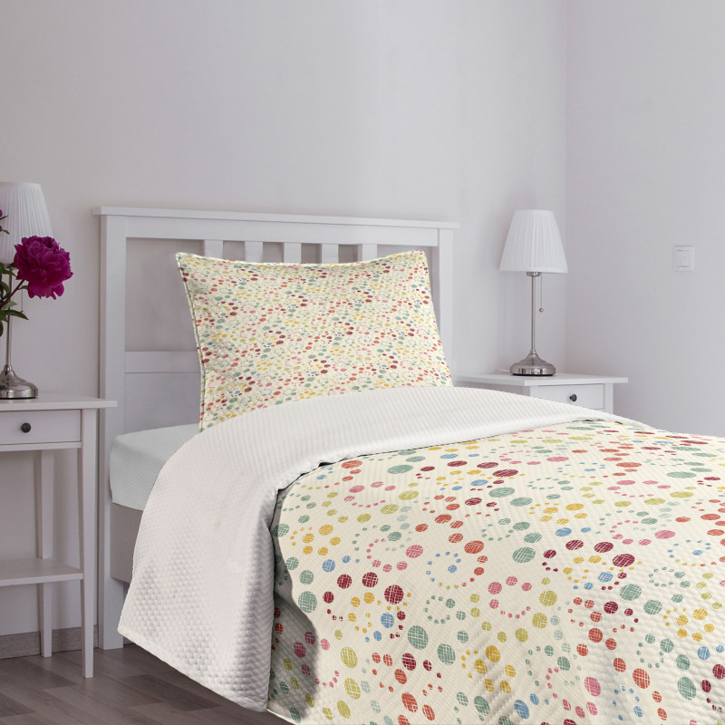 Dot Swirls Retro Look Bedspread Set