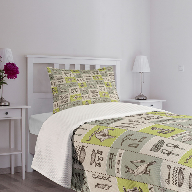 Hieroglyphs Animals Bedspread Set