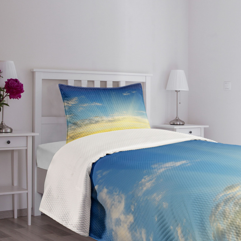 Sun Rays Above Horizon Bedspread Set