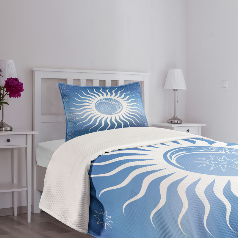 Crescent Moon Curlicues Bedspread Set