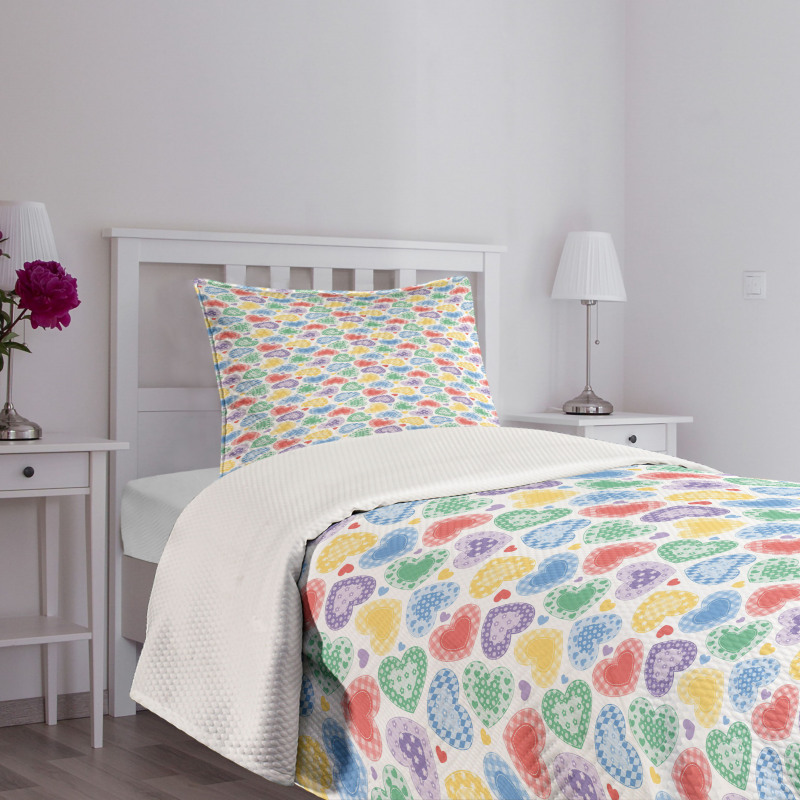 Patchwork Style Hearts Bedspread Set