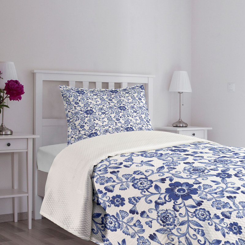 Vibrant Blue Flowers Bedspread Set