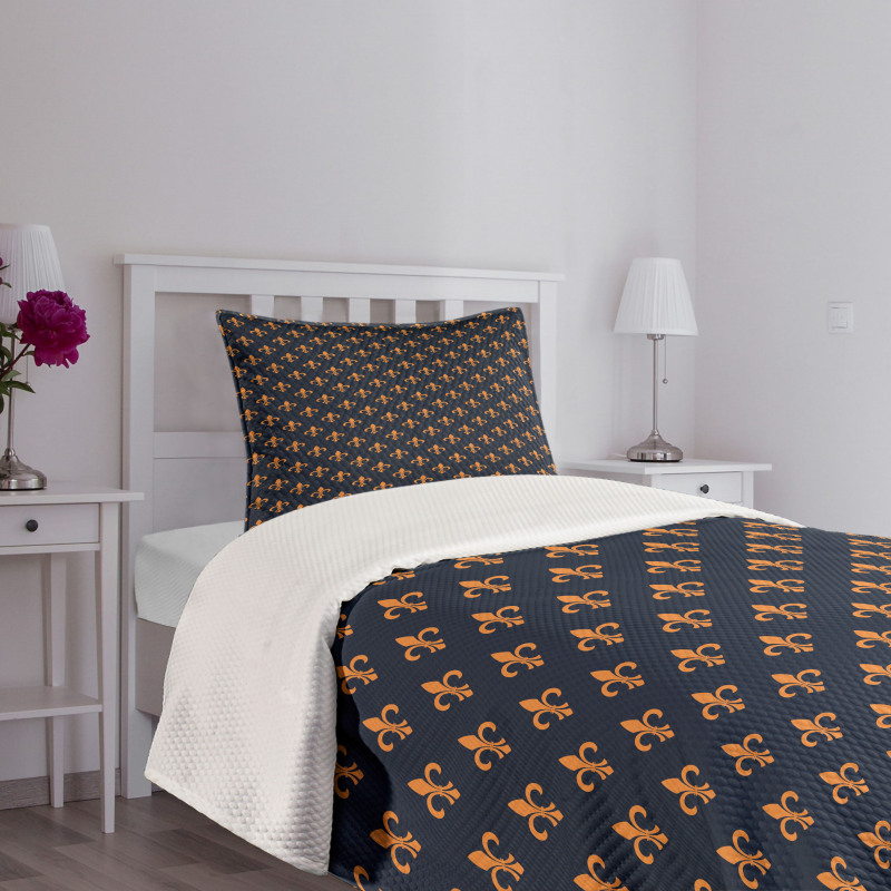 Heraldic Design Bedspread Set