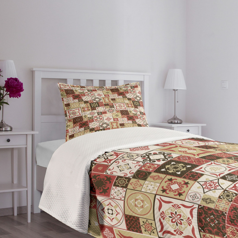 Vintage Square Pattern Bedspread Set