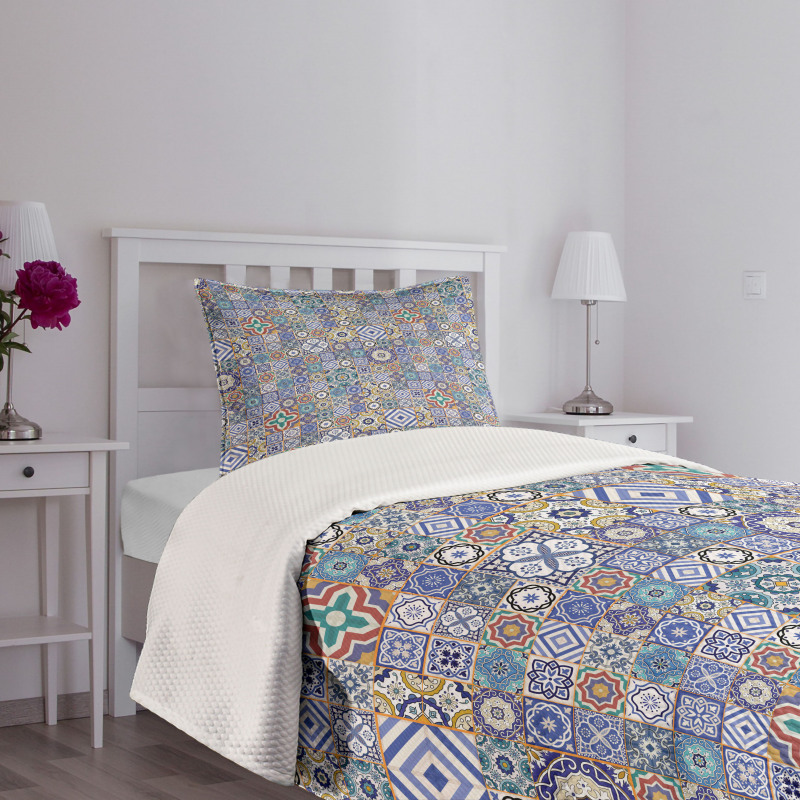 Grid Squares Pattern Bedspread Set