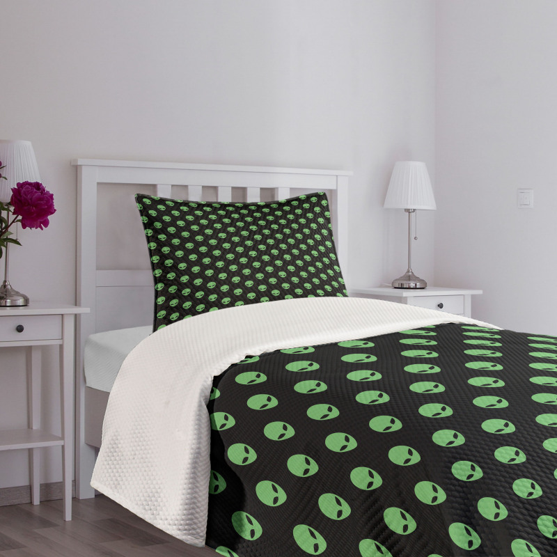 Martian Design Bedspread Set