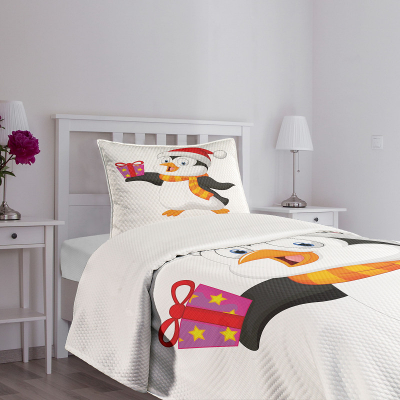 Friendly Penguin Character Bedspread Set