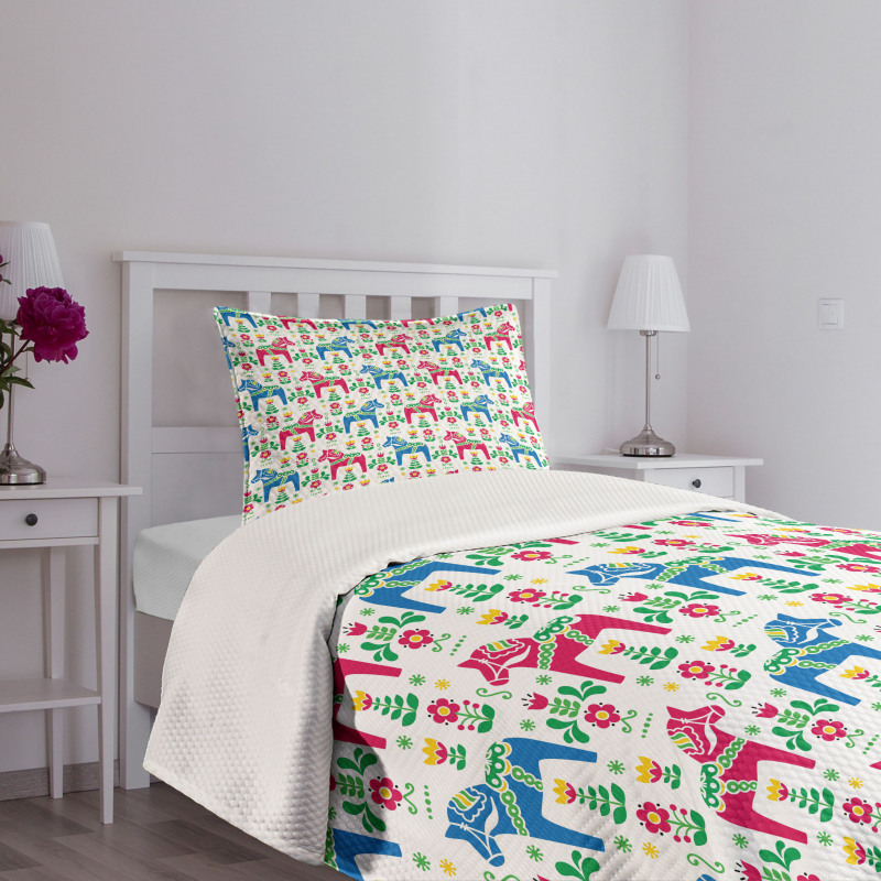 Dalecarlian Motif Floral Bedspread Set