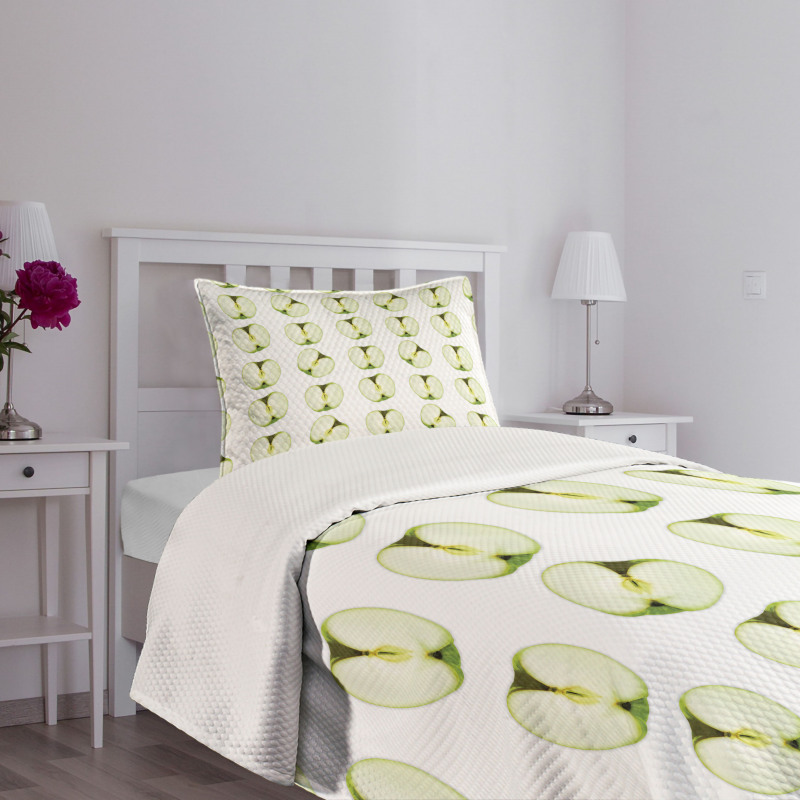 Orchard Produce Halves Bedspread Set
